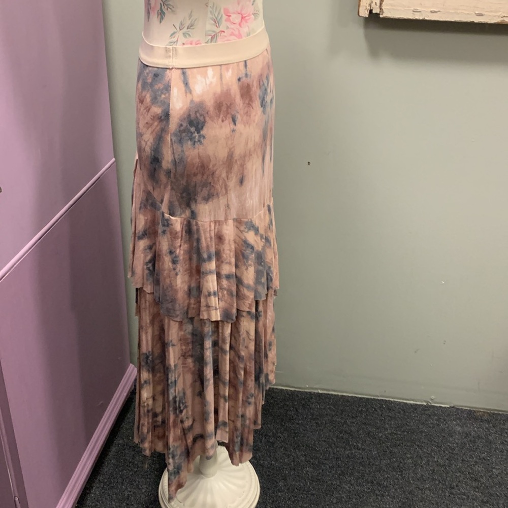 Flowy Peace Love World Skirt - Picture 3 of 4